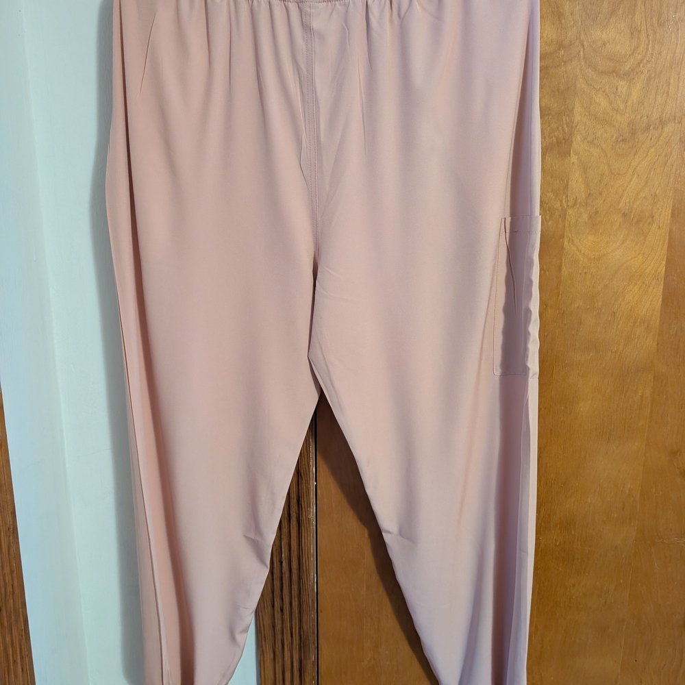 Pink Scrub Set with Pockets - Picture 7 of 13